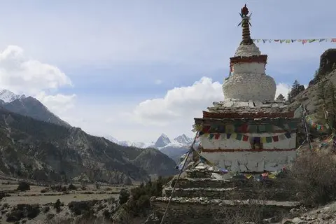 Chhorten from Manang